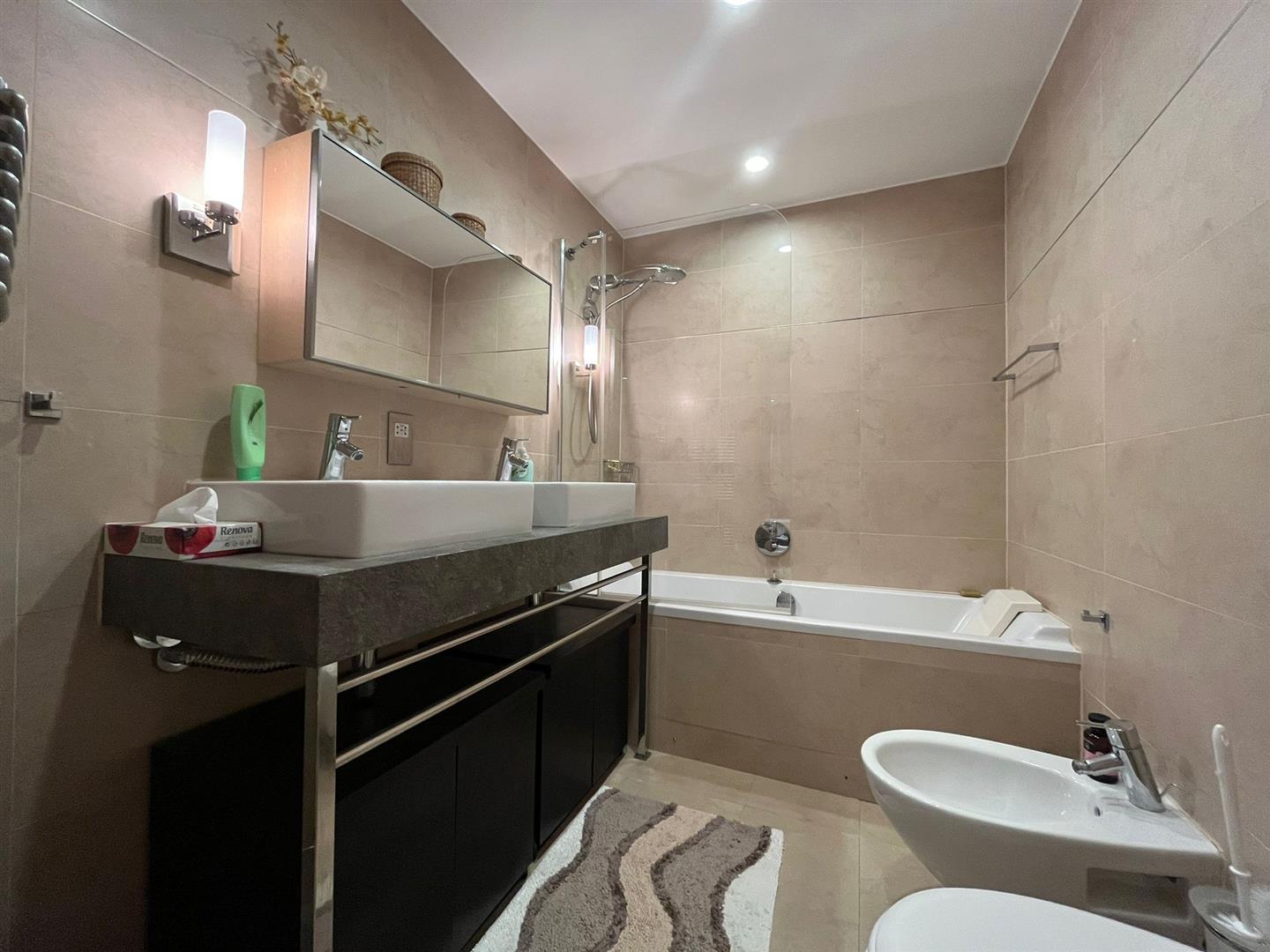 Image of Apartment - 2 Bedrooms - 2 Bathrooms for Rental in Royal Ocean Plaza-Gibraltar, Image 9